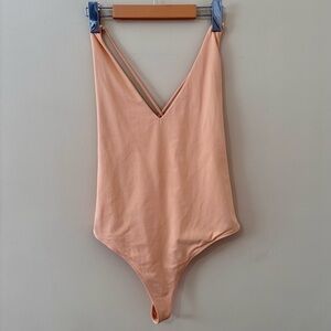 Babaton| Peachy-Nude V-Neck Cross-Back Silky Soft Bodysuit Sz 1X